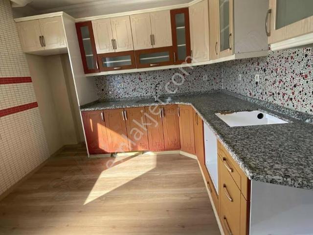 Aw'den 2+1 Doğalgazlı Cadde Üzeri Ebeveyn Banyolu 100 M2 Kiralık