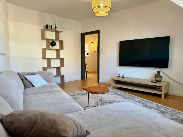 Awesome & Modern Apartment at Media Harbor