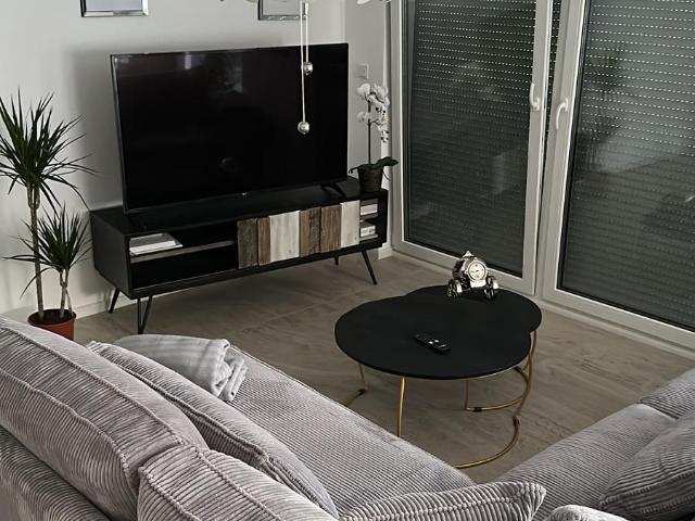 Awesome, neat studio Neuss, Neuss Amsterdam Apartments for Rent