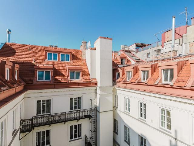Awesome Neubau 2BR w/ Balcony, W/D & Elevator, Vienna Amsterdam Apartments for Rent