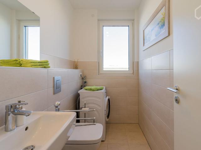 Awesome apartment with great terrace close to park and great connection U5 20min to Alex, Berlin Amsterdam Apartments for Rent