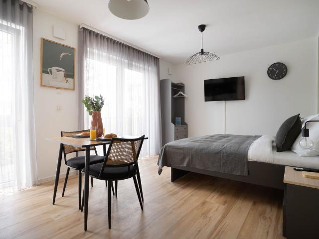 Awesome Double bed studio, Osnabruck Amsterdam Apartments for Rent