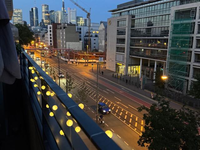 Awesome furnished Apartment for 8 Monte subletting, Frankfurt Amsterdam Apartments for Rent