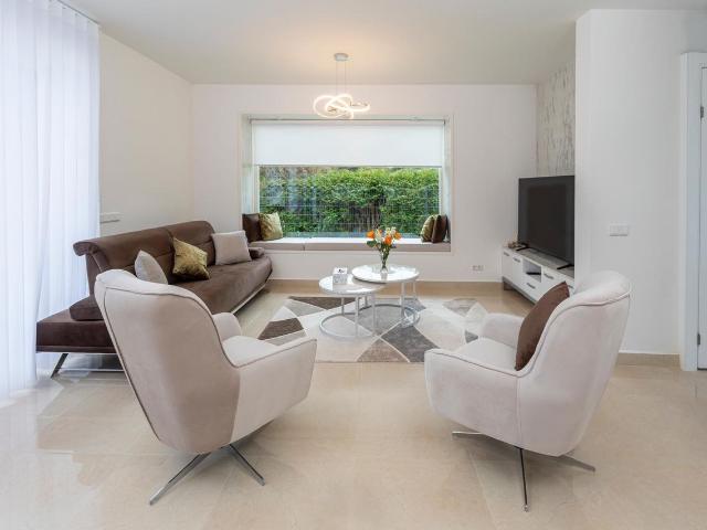 Awesome, fantastic Hourse in Altglienicke, Berlin Amsterdam Apartments for Rent