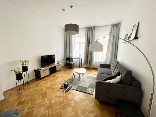 Awesome, fashionable 3R apartment with balcony