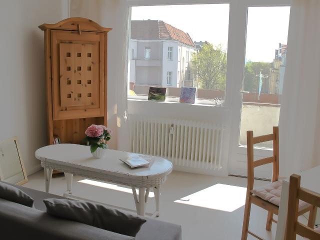 Awesome home in Schöneberg, Berlin, Berlin Amsterdam Apartments for Rent