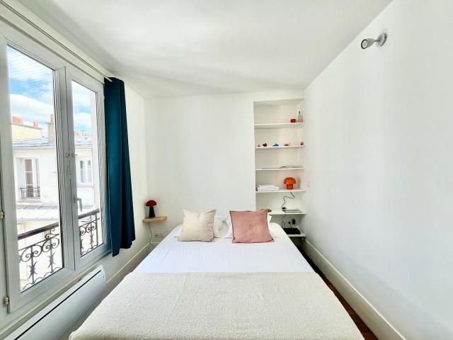 Awesome home with nice city view, Paris Amsterdam Apartments for Rent