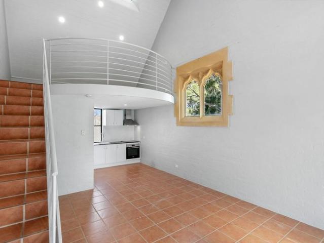 AWESOME PAD IN PREMIUM LOCATION