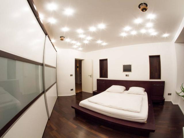 Awesome, pretty suite. Middle of Munich. Great view to Frauen Kirche Munchen Amsterdam Apartments for Rent