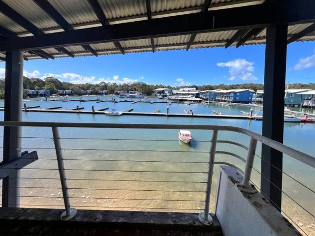 AWESOME STUDIO APARTMENT ON MARINA ON AN ISLAND 15 MINUTES FROM GOLD COAST