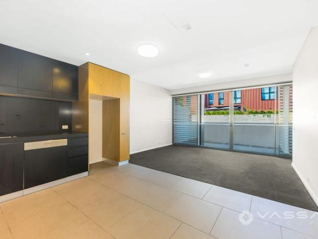 Awesome slip levels two bedrooms for lease, available now!