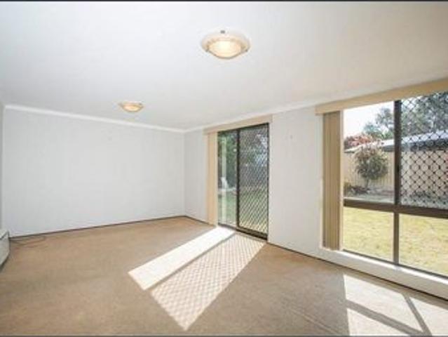 Awesome Workshop, Large 846 m2 Block, Sensationally Open Living Spaces!