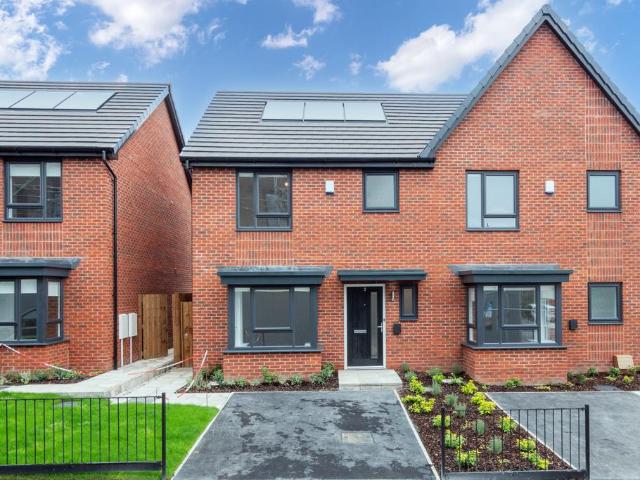 at The Gateway, 42 BRICK KILN ROAD M12 3 bed house to rent £1,575 pcm £363 pw