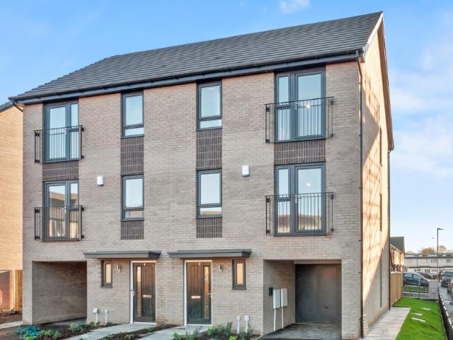 at The Gateway, 50 BRICK KILN ROAD M12 4 bed house to rent £1,975 pcm £456 pw