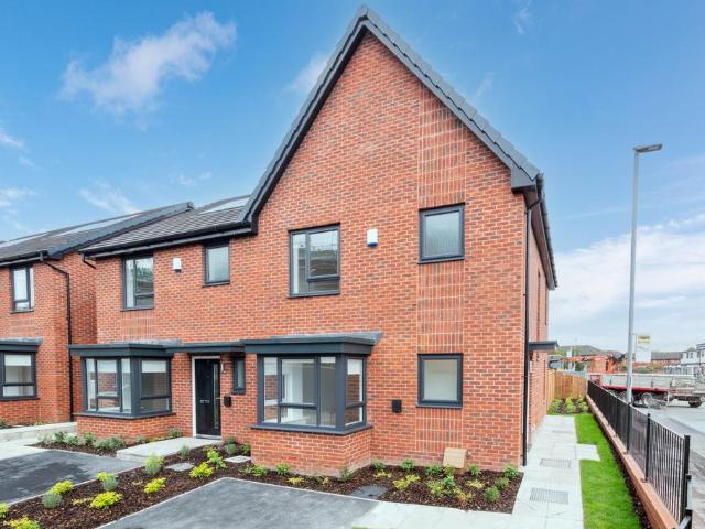 at The Gateway, 37 GALLOWAY DRIVE M12 3 bed house to rent £1,645 pcm £380 pw