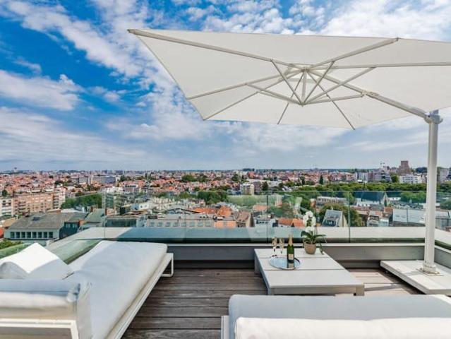 At the height of the King's Gardens, exceptional penthouse w