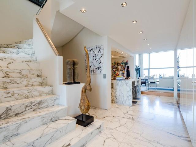 At the height of the King's Gardens, exceptional penthouse w