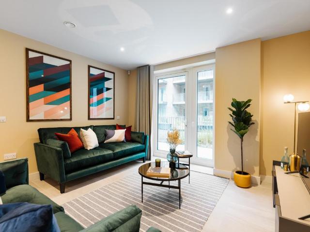 at The McEwan, 2 Drysdale Road EH3 3 bed apartment to rent £2,825 pcm £652 pw