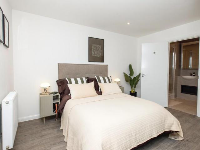 at The Parklands, The Parklands. 3 bed apartment to rent £2,770 pcm £639 pw