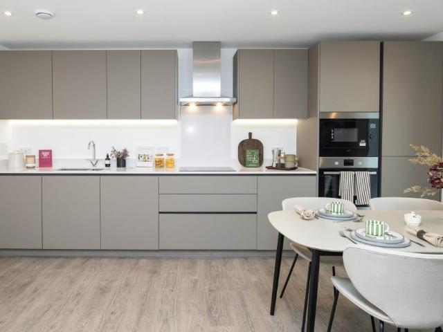 at The Parklands, The Parklands. 2 bed apartment to rent £1,999 pcm £461 pw