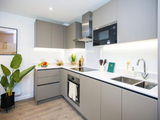 at The Parklands, The Parklands. Studio to rent £1,590 pcm £367 pw