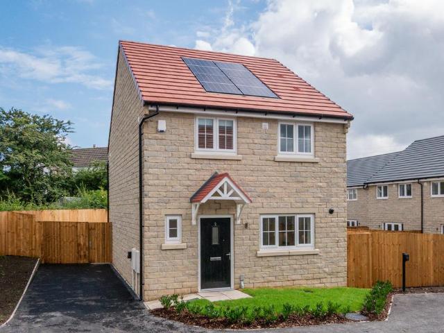at Trinity View, 49 Wheel House Drive. 4 bed house to rent £1,375 pcm £317 pw