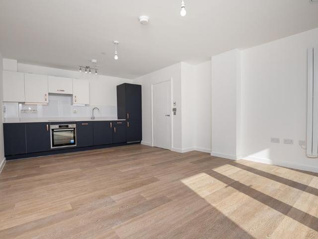 at Walton Court, Station Avenue KT12 1 bed apartment to rent £1,988 pcm £459 pw