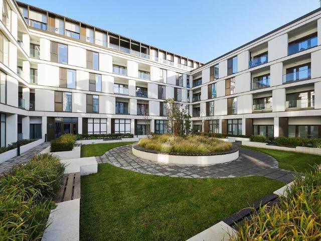 at Walton Court, Station Avenue KT12 2 bed apartment to rent £2,202 pcm £508 pw