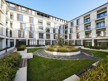 at Walton Court, Station Avenue KT12 2 bed apartment to rent £2,202 pcm £508 pw