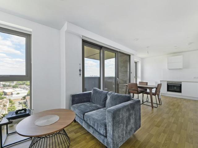 at Apex Gardens, Flat 1305, Aster. 1 bed apartment to rent £2,140 pcm £494 pw