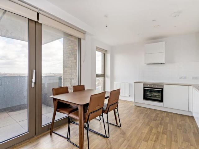 at Apex Gardens, Flat 1702, Aster. 1 bed apartment to rent £2,190 pcm £505 pw
