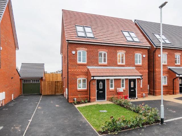 at Beaumont Green, 64 Pollen Gardens PR4 3 bed house to rent £1,275 pcm £294 pw
