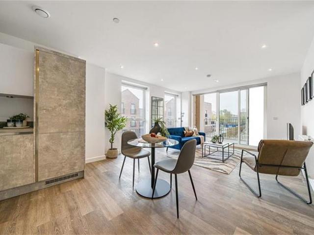 at Beam Park, 122 Verona House. 1 bed apartment to rent £1,545 pcm £357 pw