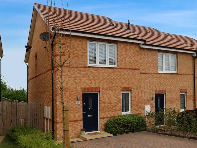 at Bradley Point, 24 Tilley Close. 2 bed house to rent £900 pcm £208 pw