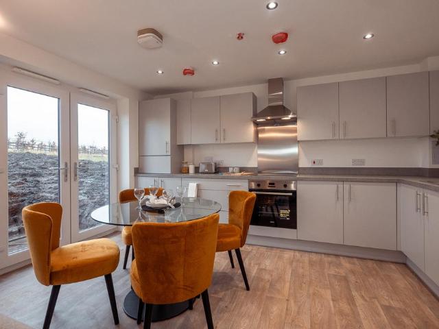 at Bridgewater Village, Flat 3,35. 2 bed apartment to rent £1,190 pcm £275 pw