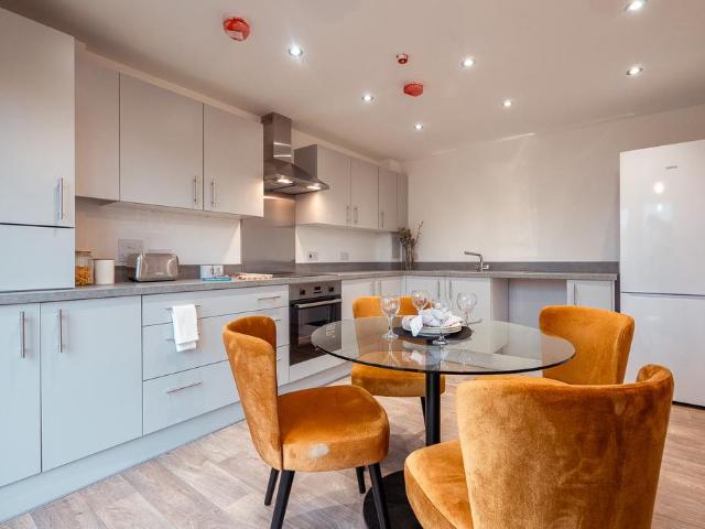 at Bridgewater Village, Flat 8,37. 2 bed apartment to rent £1,190 pcm £275 pw