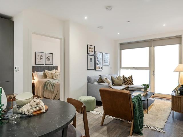 at Bruce House, 45 Riley House, 6. 2 bed apartment to rent £2,795 pcm £645 pw