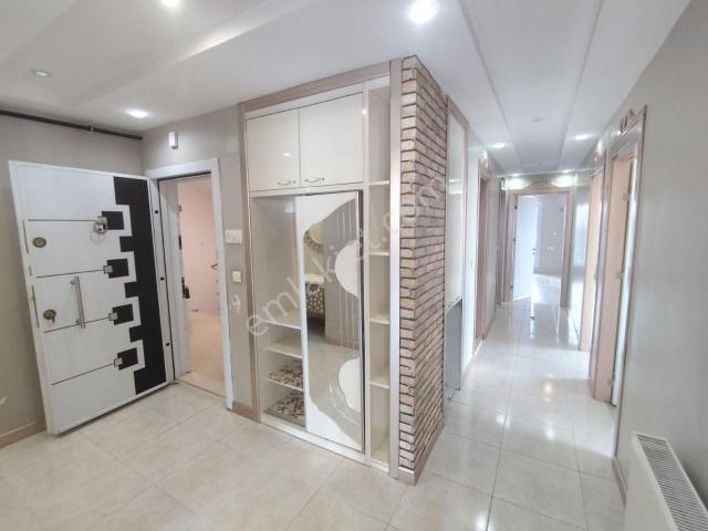 Atıcı'dan Belediye Yanında Kombili Geniş 3+1 Kiralık Daire