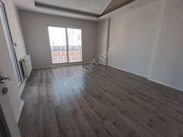 Atıcı'dan Belediyenin Yanında Kiralık Kombili 2+1 Daire