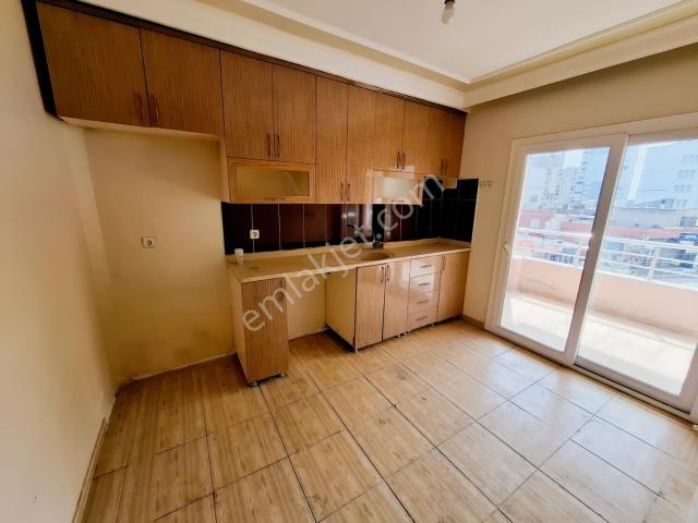 Atıcı'dan Cadde Üstü İskanlı Geniş Kombili 3+1 Kiralık