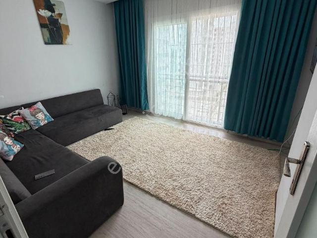 Atıcı'dan Gültepe'de Cadde Üzerinde Satılık 2+1 Daire!
