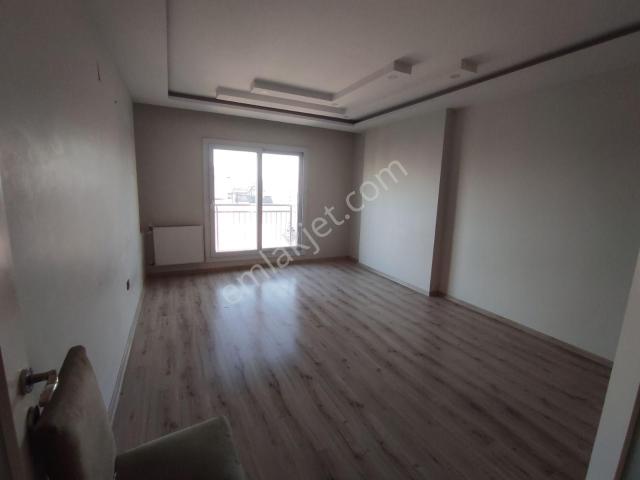Atıcı'dan İlçe Emniyet Karşısı Kombili İskanlı 3+1 Kiralık