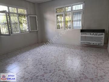Atıcı'dan Mehmet Akifte 3+1 Doğalgaz Sobalı Müstakil Kiralık