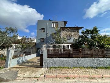 Atıcı Emlak'tan Ulubatlı Hasan Mahallesinde 3 Katlı Mustakil Ev
