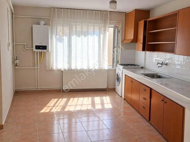 Atıcılarda 2+1 Kombili Daire Müstakil Bina