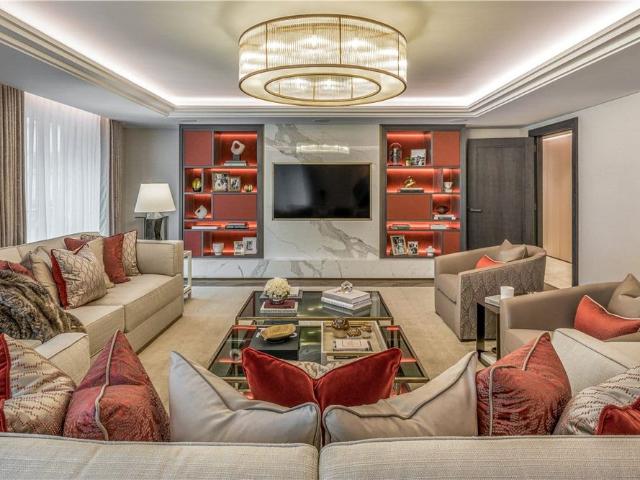 At c.1970 sq. ft, this is a luxuriously appointed third floor with lift two bedroom, two bathroom apartment, enviably in the heart of Knightsbridge. Highlights include a band new kitchen, concierge and on site leisure facilities. EPC rating B | Council Tax Band H