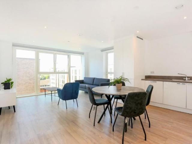 at Clippers Quay, Apartment 104 Syren. 2 bed apartment to rent £1,430 pcm £330 pw