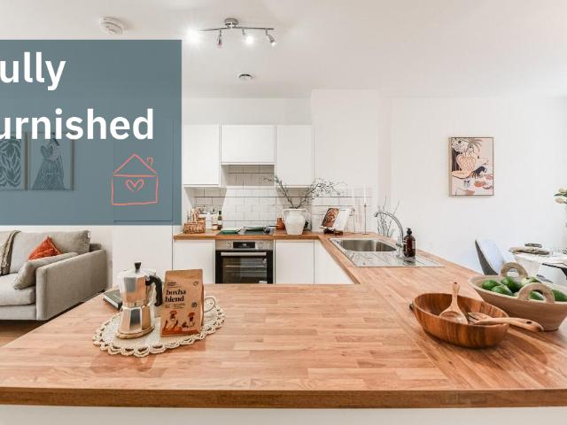 at Deansgate Gardens, Central Street. 2 bed townhouse to rent £1,200 pcm £277 pw
