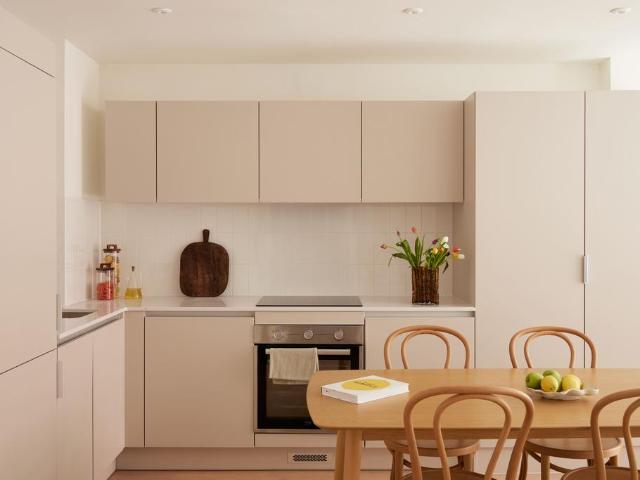 at Edinburgh, Bonnington Road Lane, 3. 1 bed flat to rent £1,480 pcm £342 pw
