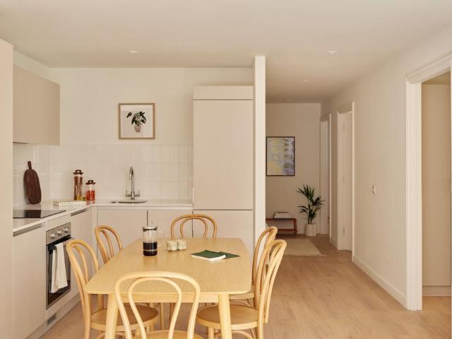 at Edinburgh, Bonnington Road Lane, 3. 2 bed flat to rent £1,895 pcm £437 pw